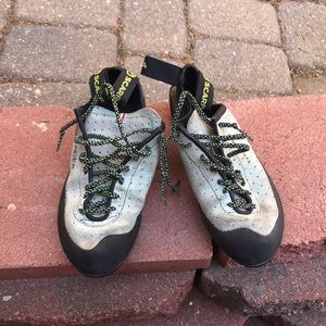 Scarpa Thunder W rock shoe